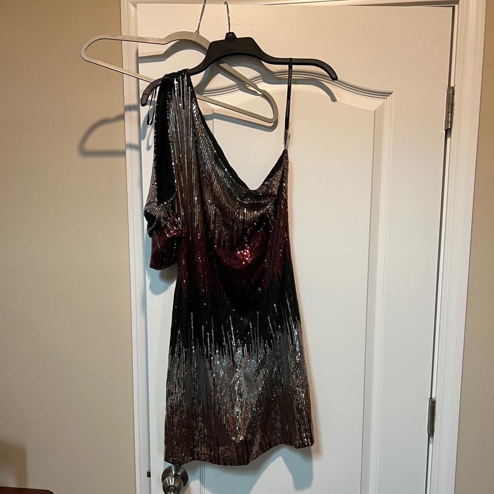One shoulder sparkle dress